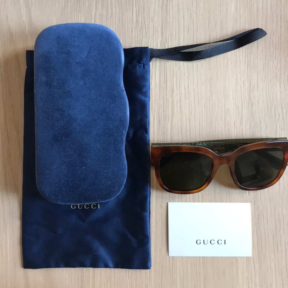 NWOT Authentic Gucci Sunglasses w/ Case